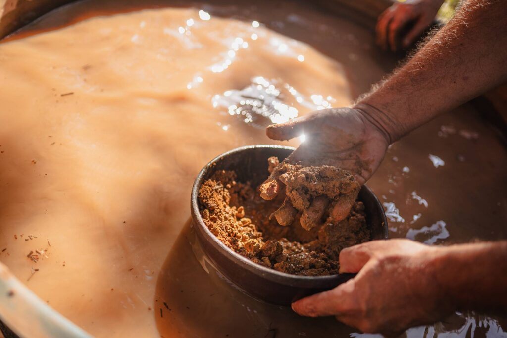 Cerâmica Raiz - preparo da cerâmica para produção de artesanato