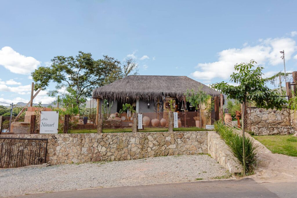 Entrada do Ateliê de Cerâmica Nanart Decora em Brumadinho