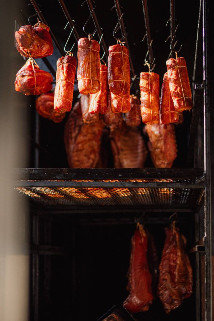 Carnes e salames no Restaurante Rancho do Peixe