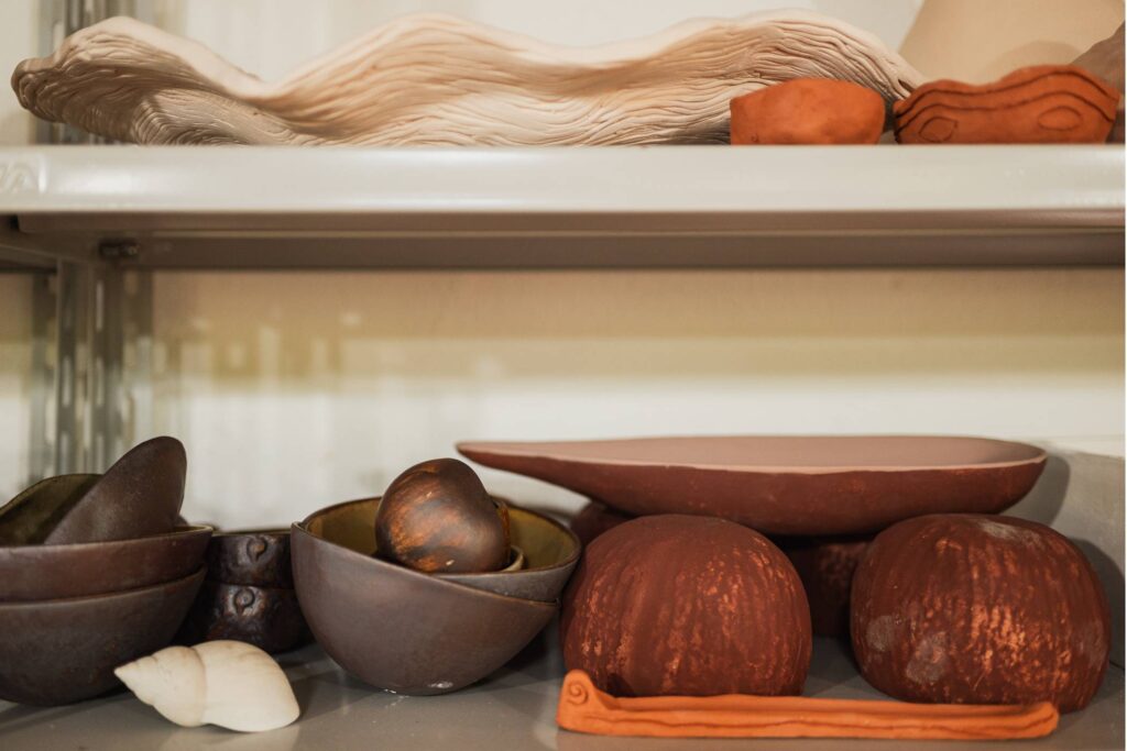 Saracura Três Potes peças decorativas de cerâmica