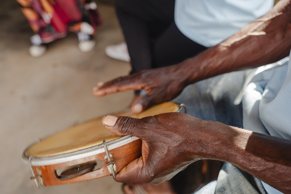 Roda de canto e culinária em comunidade quilombola de Brumadinho