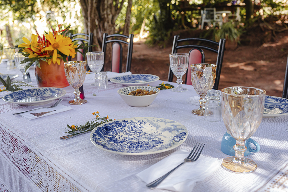 Mesa de pique nique no Aprendendo no Quintal em Brumadinho, MG